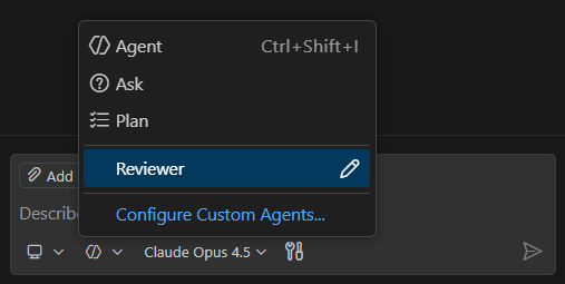 聊天视图中"Reviewer"自定义智能体(Custom Agent)的截图。